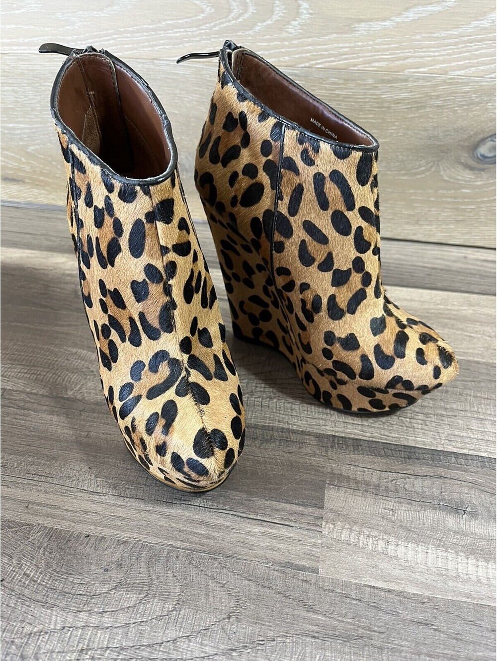 bebe Charlotte Leopard Print Platform Booties Size 5